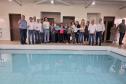 Com piscina e mobília, Ratinho Junior inaugura Condomínio do Idoso de Arapongas
