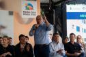 Governador entrega condomínio com 88 apartamentos em Santo Antônio da Platina