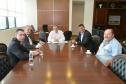 O presidente da Cohapar, Jorge Lange, recebeu nesta segunda-feira (14) a visita do prefeito em exercício de Cafelândia, Lorenço Pierdoná. Além de desejar sucesso ao novo mandatário da Companhia de Habitação do Paraná, o gestor municipal visa dar continuidade a projetos de construção de moradias iniciados entre o Governo do Estado e a Prefeitura de Cafelândia.