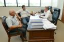 O prefeito de Santa Cruz de Monte Castelo, Fran Boni, fez uma visita ao novo presidente da Cohapar, Jorge Lange, nesta terça-feira (29). Durante o encontro na sede da empresa, em Curitiba, os dois trataram da continuidade de projetos habitacionais iniciados de forma conjunta entre o Governo do Estado e a administração municipal.