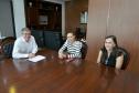 A vice-prefeita de Teixeira Soares, Juliana Belinoski, esteve nesta segunda-feira (18) na sede da Cohapar, em Curitiba, reunida com o presidente da empresa, Jorge Lange. Os dois conversaram sobre um projeto que prevê a construção de 49 casas no município, cujas obras devem ser iniciadas em breve.