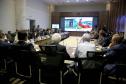 O presidente da Companhia de Habitação do Paraná (Cohapar), Jorge Lange, apresentou ao governador Carlos Massa Ratinho Junior, durante a reunião do secretariado, nesta terça-feira (19), a proposta de reestruturação de cargos da empresa com economia de 22% apenas em janeiro. A folha de pagamento encolheu de R$ 1,6 milhão para R$ 1,2 milhão. Essa reserva de caixa deve gerar investimentos para diminuir o déficit habitacional do Estado, calculado em 485 mil domicílios.