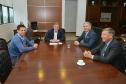 O presidente da Cohapar, Jorge Lange, recebeu em seu gabinete a visita de representantes do Sinduscon-PR e da Ademi-PR na última sexta-feira (15). Eles estiveram reunidos para tratar de um esforço integrado entre os órgãos para o compartilhamento de ideias, métodos de gestão, projetos e tecnologias utilizadas em prol do desenvolvimento do setor de habitação em todo o Paraná.