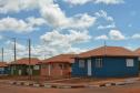 Quarenta e nove famílias de Florestópolis, na região Norte do Paraná, concretizaram nesta sexta-feira (22) o sonho da casa própria. Elas vão morar no Residencial José Alves dos Santos, inaugurado pelo governador Carlos Massa Ratinho Junior, pelo presidente da Companhia de Habitação do Paraná (Cohapar), Jorge Lange, e pelo prefeito Nelson Correia Junior.