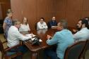 O presidente da Cohapar, Jorge Lange, recebeu nesta segunda-feira (25) os prefeitos de Manoel Ribas, Marilândia do Sul e Novo Itacolomi para tratar de projetos ligados ao programa Família Paranaense. As três cidades serão beneficiadas com a construção de 78 casas populares para o atendimento de famílias de baixa renda.