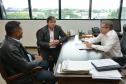 O prefeito de Iretama, Wilson Bratac, e o presidente da Cohapar, Jorge Lange, estiveram reunidos nesta terça-feira (26) para tratar de detalhes do projeto de construção de 66 casas populares, cujos contratos com as famílias já estão sendo assinados. A construção do empreendimento receberá cerca de R$ 4,6 milhões em recursos do Fundo de Garantia do Tempo de Serviço (FGTS) financiados pela Caixa Econômica Federal.