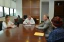 Com o intuito de se atualizar sobre a situação dos programas habitacionais em nível federal e estadual, o prefeito de Maria Helena, Elias Araújo, esteve na sede da Cohapar, em Curitiba, nesta quarta-feira (27). Em reunião com o presidente da empresa, Jorge Lange, ele solicitou o auxílio do Governo do Estado para a viabilização de obras de novas moradias urbanas e rurais para o município, na região Noroeste do Paraná.