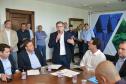 O governador Carlos Massa Ratinho Junior assinou nesta quinta-feira (14) contratos para a construção de 872 novas moradias populares em 15 municípios paranaenses. Os projetos foram desenvolvidos em diferentes programas coordenados pela Companhia de Habitação do Paraná (Cohapar), em parceria com as prefeituras e receberão investimentos de R$ 68,8 milhões.