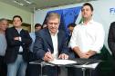 O governador Carlos Massa Ratinho Junior assinou nesta quinta-feira (14) contratos para a construção de 872 novas moradias populares em 15 municípios paranaenses. Os projetos foram desenvolvidos em diferentes programas coordenados pela Companhia de Habitação do Paraná (Cohapar), em parceria com as prefeituras e receberão investimentos de R$ 68,8 milhões.