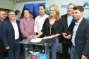 O governador Carlos Massa Ratinho Junior assinou nesta quinta-feira (14) contratos para a construção de 872 novas moradias populares em 15 municípios paranaenses. Os projetos foram desenvolvidos em diferentes programas coordenados pela Companhia de Habitação do Paraná (Cohapar), em parceria com as prefeituras e receberão investimentos de R$ 68,8 milhões.