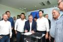 O governador Carlos Massa Ratinho Junior assinou nesta quinta-feira (14) contratos para a construção de 872 novas moradias populares em 15 municípios paranaenses. Os projetos foram desenvolvidos em diferentes programas coordenados pela Companhia de Habitação do Paraná (Cohapar), em parceria com as prefeituras e receberão investimentos de R$ 68,8 milhões.