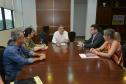 Um grupo de secretários municipais de Campina da Lagoa, cidade da região Centro-Oeste do Paraná, esteve na Cohapar nesta segunda-feira (26) para fazer um acompanhamento dos projetos habitacionais que estão sendo desenvolvidos para a localidade. Eles foram atendidos pelo presidente da companhia, Jorge Lange, que os atualizou sobre a situação dos programas coordenados pelo Governo do Estado.