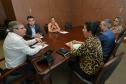 Um grupo de secretários municipais de Campina da Lagoa, cidade da região Centro-Oeste do Paraná, esteve na Cohapar nesta segunda-feira (26) para fazer um acompanhamento dos projetos habitacionais que estão sendo desenvolvidos para a localidade. Eles foram atendidos pelo presidente da companhia, Jorge Lange, que os atualizou sobre a situação dos programas coordenados pelo Governo do Estado.