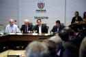 A Companhia de Habitação do Paraná (Cohapar) revisou e renegociou contratos de prestação de serviços, reduziu gastos com cargos comissionados e funções gratificadas. O processo de reestruturação de empresa também está em fase de conclusão. As medidas efetivadas nestes 100 primeiros dias de gestão foram tomadas para cumprir o compromisso de diminuir gastos administrativos e aumentar os investimentos para benefício direto da população.