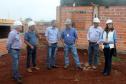 Representantes da Cohapar e da Prefeitura de Novo Itacolomi vistoriaram as obras de 42 casas populares que estão em construção na cidade na última semana. O empreendimento está recebendo cerca de R$ 2,4 milhões de investimentos do programa Família Paranaense e deverá ser concluído até o fim de julho.
