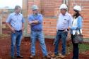 Representantes da Cohapar e da Prefeitura de Novo Itacolomi vistoriaram as obras de 42 casas populares que estão em construção na cidade na última semana. O empreendimento está recebendo cerca de R$ 2,4 milhões de investimentos do programa Família Paranaense e deverá ser concluído até o fim de julho.