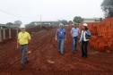 Representantes da Cohapar e da Prefeitura de Novo Itacolomi vistoriaram as obras de 42 casas populares que estão em construção na cidade na última semana. O empreendimento está recebendo cerca de R$ 2,4 milhões de investimentos do programa Família Paranaense e deverá ser concluído até o fim de julho.