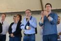 Cem famílias do distrito de Palmeirinha, em Guarapuava, receberam neste sábado (29) as chaves da casa própria. Elas foram beneficiadas por um projeto habitacional conjunto do Governo do Estado com o Governo Federal e a prefeitura, com investimentos que chegam a R$ 7,5 milhões dentro do programa Minha Casa Minha Vida. 