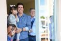 Cem famílias do distrito de Palmeirinha, em Guarapuava, receberam neste sábado (29) as chaves da casa própria. Elas foram beneficiadas por um projeto habitacional conjunto do Governo do Estado com o Governo Federal e a prefeitura, com investimentos que chegam a R$ 7,5 milhões dentro do programa Minha Casa Minha Vida. 