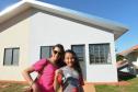 A manhã desta segunda-feira (15) ficará marcada para sempre na vida de cem famílias de Marechal Cândido Rondon, na região Oeste do Paraná. A partir de agora, elas são as proprietárias dos imóveis do Residencial Sol Nascente, empreendimento inaugurado pelo governador em exercício, Darci Piana e que recebeu investimentos de R$ 7,5 milhões do Governo Federal, Governo do Estado e prefeitura. 