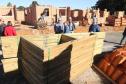 Uma comitiva de integrantes do Banco Interamericano de Desenvolvimento (BID) esteve no Paraná para acompanhar obras de construção de casas populares na última semana. Acompanhados de técnicos da Cohapar e da Secretaria de Estado da Justiça, Família e Trabalho, eles conferiram detalhes de empreendimentos habitacionais em Cantagalo, Fernandes Pinheiro, Rebouças e Teixeira Soares.