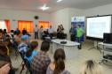 Cerca de 200 pessoas participaram de uma reunião organizada nesta sexta-feira (2) pela Cohapar em Jardim Alegre para a apresentação do programa de Escrituração Direta da companhia. O grupo de possíveis beneficiários é formado por mutuários, compradores e ocupantes de imóveis da Cohapar que estão com o financiamento quitado e desejam registrar a propriedade de suas moradias.