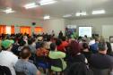Cerca de 200 pessoas participaram de uma reunião organizada nesta sexta-feira (2) pela Cohapar em Jardim Alegre para a apresentação do programa de Escrituração Direta da companhia. O grupo de possíveis beneficiários é formado por mutuários, compradores e ocupantes de imóveis da Cohapar que estão com o financiamento quitado e desejam registrar a propriedade de suas moradias.