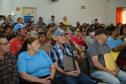 Cerca de 200 pessoas participaram de uma reunião organizada nesta sexta-feira (2) pela Cohapar em Jardim Alegre para a apresentação do programa de Escrituração Direta da companhia. O grupo de possíveis beneficiários é formado por mutuários, compradores e ocupantes de imóveis da Cohapar que estão com o financiamento quitado e desejam registrar a propriedade de suas moradias.