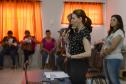 Cerca de 200 pessoas participaram de uma reunião organizada nesta sexta-feira (2) pela Cohapar em Jardim Alegre para a apresentação do programa de Escrituração Direta da companhia. O grupo de possíveis beneficiários é formado por mutuários, compradores e ocupantes de imóveis da Cohapar que estão com o financiamento quitado e desejam registrar a propriedade de suas moradias.