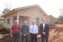 O presidente do Conselho Curador do Fundo de Garantia do Tempo de Serviço (CCFGTS), Igor Correia, aproveitou sua visita à Foz do Iguaçu, onde participou do Fórum Nacional de Habitação de Interesse Social, para visitar nesta quinta-feira (22) as obras de construção de casas rurais da Cohapar na região.