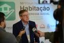 O programa estadual de habitação do Governo do Estado, chamado Habita Paraná, recebeu nesta sexta-feira (23) o Selo de Mérito, uma premiação que reconhece as melhores práticas de gestão pública voltadas à habitação popular em todo o Brasil. O troféu foi entregue a representantes da Cohapar, responsável por idealizar e coordenar as ações do programa, no encerramento do 66.º Fórum Nacional de Habitação de Interesse Social, em Foz do Iguaçu.