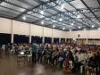 Centenas de moradores de Lindoeste e Três Barras do Paraná, na região Oeste do estado, participaram nesta semana de uma reunião sobre o programa de regularização fundiária da Cohapar. O encontro foi organizado pela Japel, empresa especializada licitada pela companhia, para prestar orientações sobre a execução do serviço nas cidades, que resultará na documentação de imóveis em situação irregular ao longo dos próximos 18 meses.