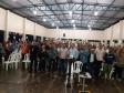Centenas de moradores de Lindoeste e Três Barras do Paraná, na região Oeste do estado, participaram nesta semana de uma reunião sobre o programa de regularização fundiária da Cohapar. O encontro foi organizado pela Japel, empresa especializada licitada pela companhia, para prestar orientações sobre a execução do serviço nas cidades, que resultará na documentação de imóveis em situação irregular ao longo dos próximos 18 meses.