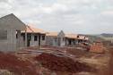 Técnicos da Cohapar estiveram nesta quarta-feira (4) nos canteiros de obras de construção de conjuntos habitacionais em Leópolis e Sertaneja, na região Norte do Paraná. Eles acompanharam a evolução da construção das casas populares nos municípios, que deverão ser entregues à população entre o fim de 2019 e o início de 2020.