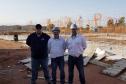 Representantes da Cohapar estiveram em Jaguariaíva nesta quarta-feira (11) vistoriando as obras do primeiro conjunto habitacional do programa Viver Mais de todo o Paraná. O empreendimento é voltado ao atendimento da população idosa do município e está recebendo R$ 3,8 milhões me investimentos do Governo do Estado, em parceria com a prefeitura.