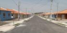 Faltam poucos detalhes para que o Residencial Santo Antônio da Platina II, com 128 casas populares, seja concluído na cidade. Nesta quarta-feira (11), técnicos da Cohapar estiveram no local das obras verificando os últimos trabalhos que estão sendo realizados para a conclusão do empreendimento, que recebeu R$ 13 milhões de investimentos do poder público.
