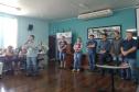 Cerca de 350 moradores de Pitanga participaram nesta quarta-feira (11) de uma reunião organizada pela Cohapar para explicar os detalhes do programa de Escrituração Direta da empresa. O grupo é formado por mutuários, compradores ou pessoas que residem há mais de cinco anos em imóveis financiados pela companhia na cidade, na região Central do Paraná, e que poderão obter a escritura de suas propriedades com custos reduzidos em mais facilidade.