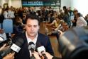 O governador Carlos Massa Ratinho Junior confirmou nesta quarta-feira (9) mais 1.494 novas casas populares para moradores de 33 municípios paranaenses. São imóveis financiados, casas repassadas gratuitamente a famílias de baixa renda e condomínios para pessoas idosas. O investimento é de R$ 118 milhões, com recursos do Tesouro Estadual, por meio do programa Habita Paraná, e de financiamento do Banco Interamericano de Desenvolvimento (BID).