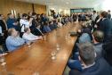 O governador Carlos Massa Ratinho Junior confirmou nesta quarta-feira (9) mais 1.494 novas casas populares para moradores de 33 municípios paranaenses. São imóveis financiados, casas repassadas gratuitamente a famílias de baixa renda e condomínios para pessoas idosas. O investimento é de R$ 118 milhões, com recursos do Tesouro Estadual, por meio do programa Habita Paraná, e de financiamento do Banco Interamericano de Desenvolvimento (BID).