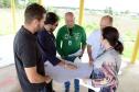 O bairro Guarituba, em Piraquara, passa por uma extensa intervenção do poder público, com obras de habitação popular, infraestrutura, saneamento, urbanização e regularização fundiária, financiadas pelo Programa de Aceleração do Crescimento (PAC). Como as obras acontecem simultaneamente e são executadas por diversos órgãos, técnicos da Cohapar, Sanepar e prefeitura se reuniram nesta semana para alinhar as ações de trabalho.
