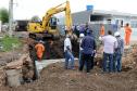 O bairro Guarituba, em Piraquara, passa por uma extensa intervenção do poder público, com obras de habitação popular, infraestrutura, saneamento, urbanização e regularização fundiária, financiadas pelo Programa de Aceleração do Crescimento (PAC). Como as obras acontecem simultaneamente e são executadas por diversos órgãos, técnicos da Cohapar, Sanepar e prefeitura se reuniram nesta semana para alinhar as ações de trabalho.