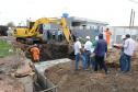O bairro Guarituba, em Piraquara, passa por uma extensa intervenção do poder público, com obras de habitação popular, infraestrutura, saneamento, urbanização e regularização fundiária, financiadas pelo Programa de Aceleração do Crescimento (PAC). Como as obras acontecem simultaneamente e são executadas por diversos órgãos, técnicos da Cohapar, Sanepar e prefeitura se reuniram nesta semana para alinhar as ações de trabalho.