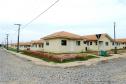 Vinte e seis famílias de Mallet, na região Centro-Sul do Paraná, receberam nesta sexta-feira (8) as chaves da casa própria. Elas se juntam a outras 20 famílias que residem no conjunto habitacional desde junho, e que recebeu em suas duas etapas cerca de R$ 3,2 milhões de investimentos do Governo do Estado, Governo Federal e prefeitura.