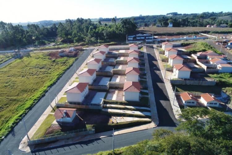 154 famílias de Carambeí recebem novas casas nesta semana