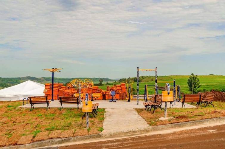 Cinquenta famílias em Leopólis conquistam a casa própria