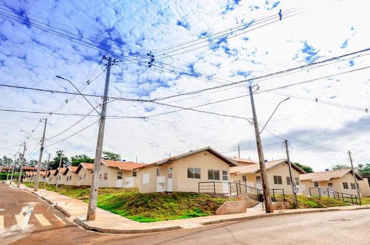 Cinquenta famílias em Leopólis conquistam a casa própria