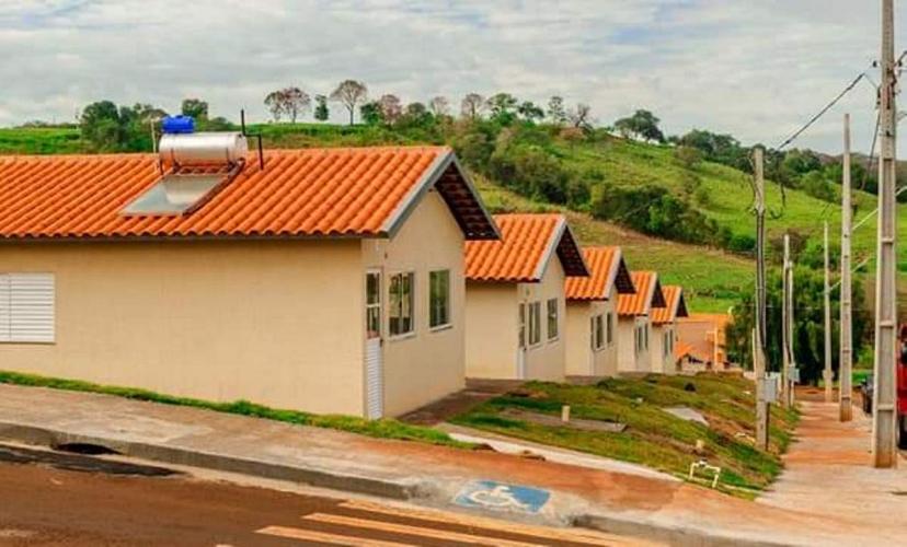 Cinquenta famílias em Leopólis conquistam a casa própria