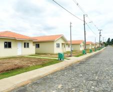 Entrega de 26 casas populares em Mallet