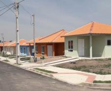 Casas populares são entregues a famílias do Norte Pioneiro