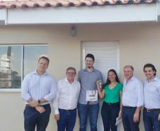 37 famílias de Mariópolis recebem chaves da casa própria 